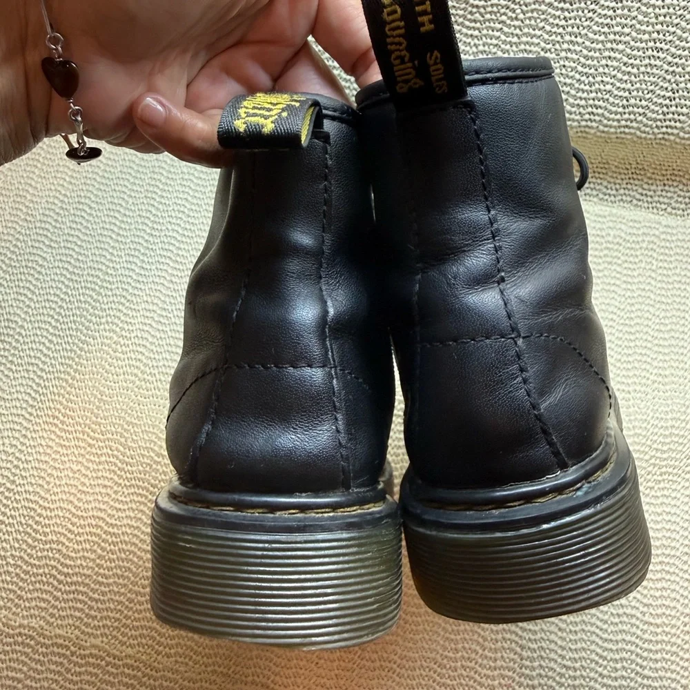 Dr. Martens 1460 Junior boots in a Monochrome Black 2